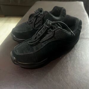 BALERA B190 Dance Hip Hop Sneakers - Size 6